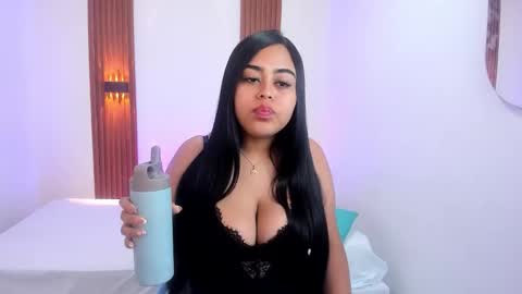 Snapshot of mialane3 chatting on 05.17.26 mialane3 online show from 05.17.26
