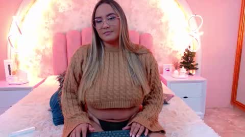 Mia online show from 12.23.25