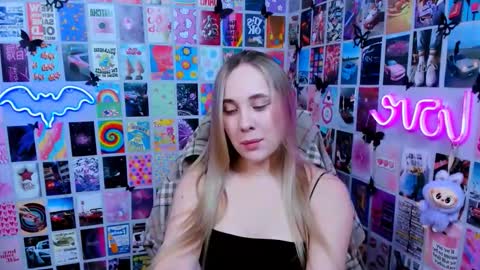 Snapshot of miamilas chatting on 02.25.26 miamilas online show from 02.25.26