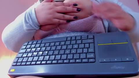 mia miller online show from 11.26.25