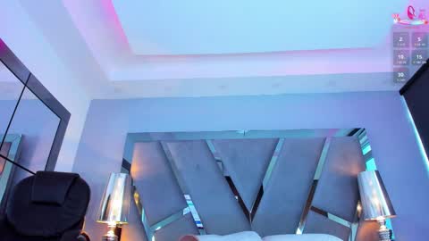 Snapshot of miamirage_ chatting on 10.20.25 miamirage_ online show from 10.20.25