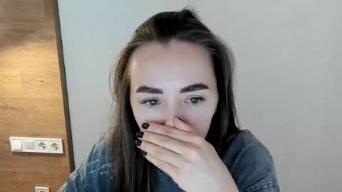 Snapshot of miamoll chatting on 07.18.26 miamoll online show from 07.18.26