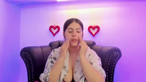 Snapshot of miamontoya chatting on 02.25.25 Mia -5 7001400 Follow online show from 02.25.25