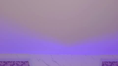 Snapshot of miamontoya chatting on 10.04.25 Mia -5 7001400 Follow online show from 10.04.25