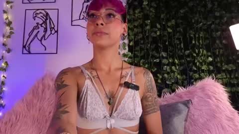 Mia Morgann online show from 10.07.25