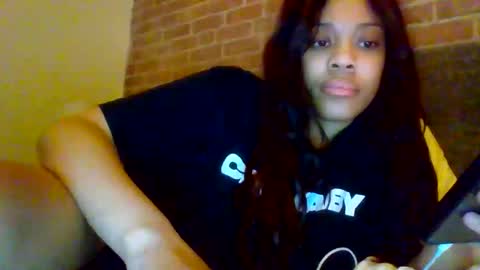 MiaMuffn online show from 11.12.25