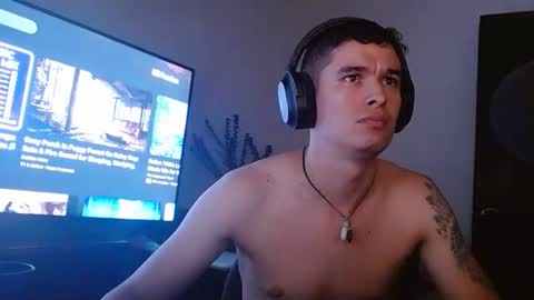 Snapshot of miaou_miaou chatting on 12.30.24 miaou_miaou online show from 12.30.24