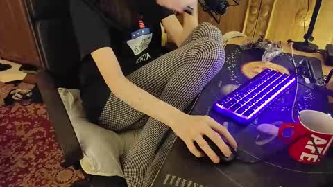 Snapshot of miaowhowl chatting on 03.17.26 Kristien online show from 03.17.26