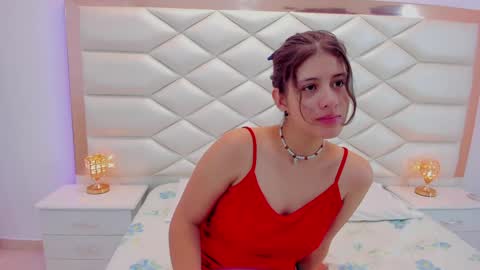 Snapshot of miaqueen021 chatting on 01.18.25 Sweetie Mia online show from 01.18.25