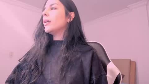 Snapshot of miaquevedo chatting on 07.21.26 Mia Quevedo online show from 07.21.26