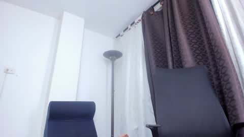 Mia Milf online show from 05.20.26