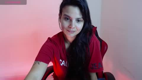 miarobinn_ online show from 11.22.25