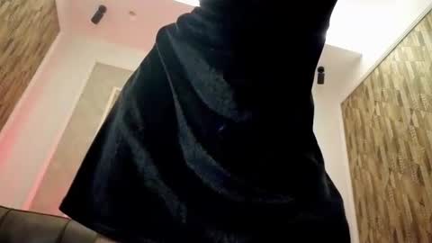 Mia online show from 04.10.26