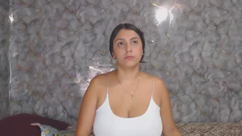 Snapshot of miarouse1531 chatting on 05.14.26 miarouse1531 online show from 05.14.26