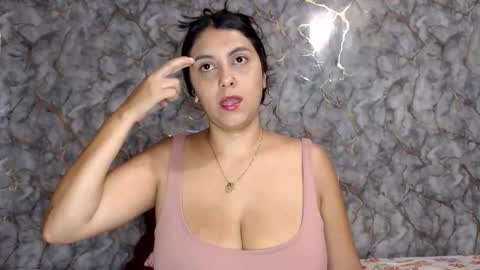Snapshot of miarouse1531 chatting on 05.30.26 miarouse1531 online show from 05.30.26