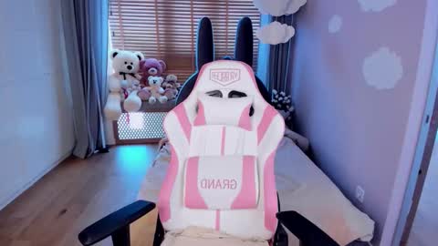 Miayna Silk online show from 03.13.26