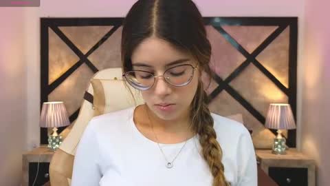 Mia online show from 05.06.26
