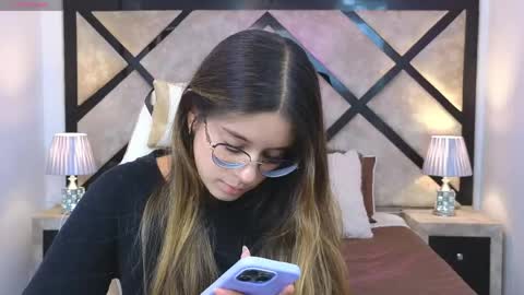 Mia online show from 05.08.26