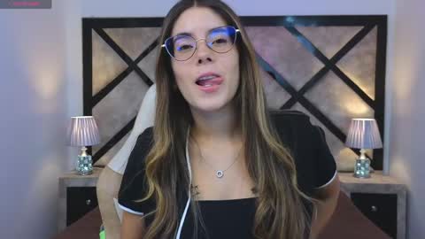 Mia online show from 05.11.26