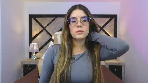 Mia online show from 06.05.26