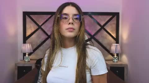 Mia online show from 06.10.26
