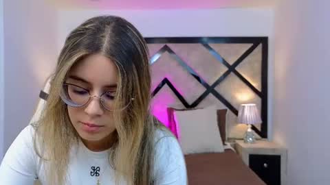 Mia online show from 07.28.26