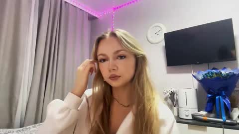 Snapshot of miasuszynski chatting on 02.22.26 Milana online show from 02.22.26