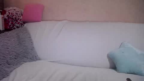 Snapshot of miatiffan chatting on 09.17.25 Mia online show from 09.17.25