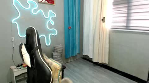 Mia online show from 10.26.25