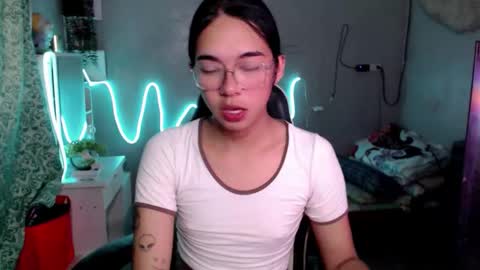 Mia online show from 02.25.26