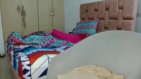 MIA VANESSA online show from 01.18.26