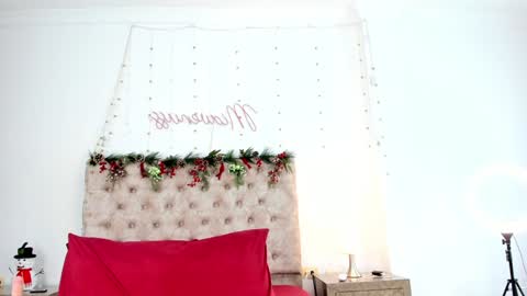 Miavenuss 1 online show from 12.28.24