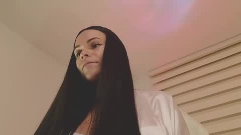 Mia online show from 03.06.25