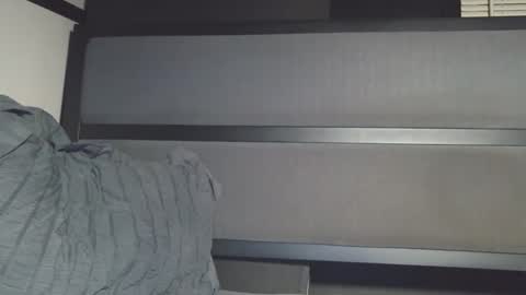 Snapshot of miavers23 chatting on 10.07.25 KxngVers online show from 10.07.25