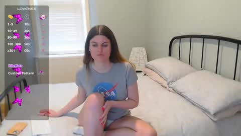 Mia  online show from 02.17.25