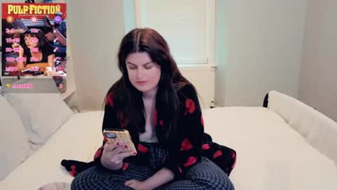 Snapshot of miawallace__ chatting on 06.18.26 Mia online show from 06.18.26