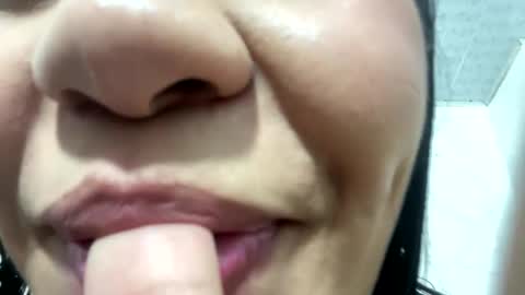 Snapshot of miawhithee chatting on 10.14.25 Ma Whithe online show from 10.14.25