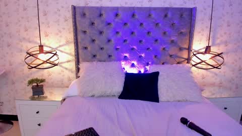 Snapshot of miawinx chatting on 12.24.24 Mia winx online show from 12.24.24