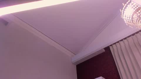 Mia online show from 03.11.25