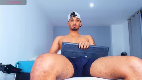 Snapshot of michael_jordanx chatting on 01.06.25 Angel online show from 01.06.25