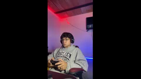 Snapshot of michael_kendall0 chatting on 02.03.25 michael independent model  online show from 02.03.25