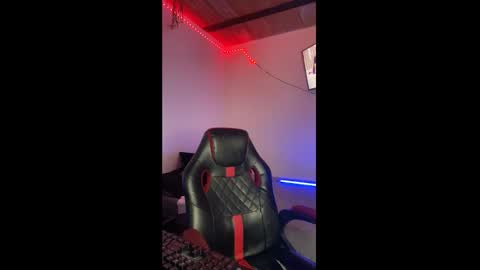 Snapshot of michael_kendall0 chatting on 02.23.25 michael independent model  online show from 02.23.25