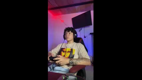 Snapshot of michael_kendall0 chatting on 02.24.25 michael independent model  online show from 02.24.25