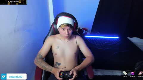 Snapshot of michael_kendall0 chatting on 10.18.25 michael independent model  online show from 10.18.25