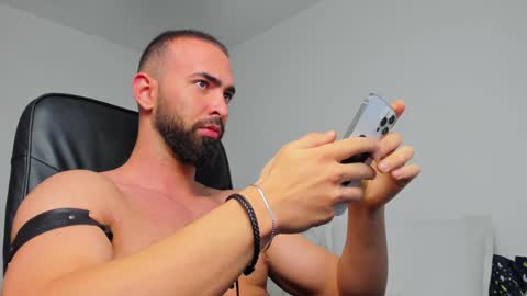Snapshot of michaelevansx chatting on 12.16.24 MichaelEvansx online show from 12.16.24