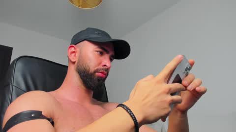 Snapshot of michaelevansx chatting on 12.17.24 MichaelEvansx online show from 12.17.24