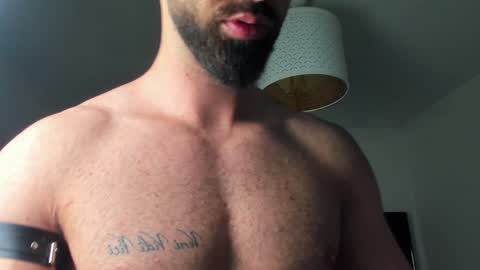 Snapshot of michaelevansx chatting on 12.21.24 MichaelEvansx online show from 12.21.24
