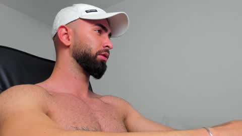 Snapshot of michaelevansx chatting on 12.23.24 MichaelEvansx online show from 12.23.24