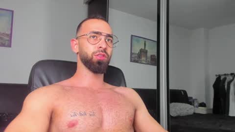 Snapshot of michaelevansx chatting on 01.10.25 MichaelEvansx online show from 01.10.25