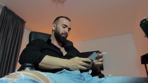 Snapshot of michaelevansx chatting on 02.20.25 MichaelEvansx online show from 02.20.25